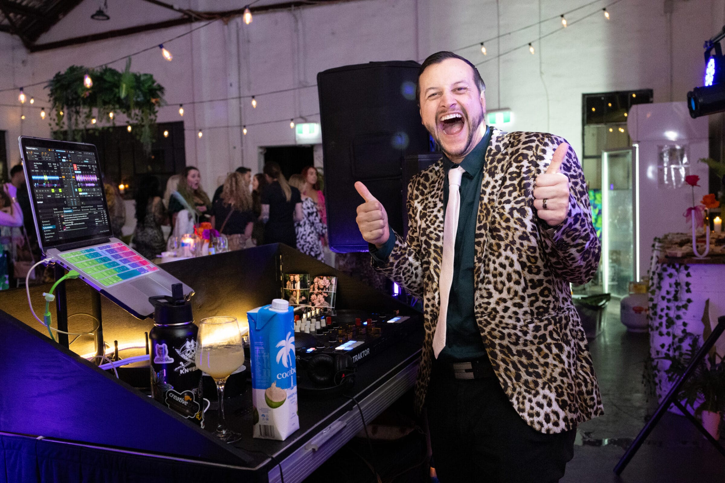 Wedding DJ Starma Llama